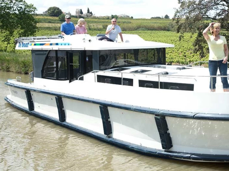 Le Boat Horizon 3 między profesjonalistami a osobami prywatnymi w Castelnaudary