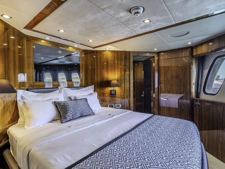 Wynajem łodzi Trogir tanio Sunseeker Yacht 34M