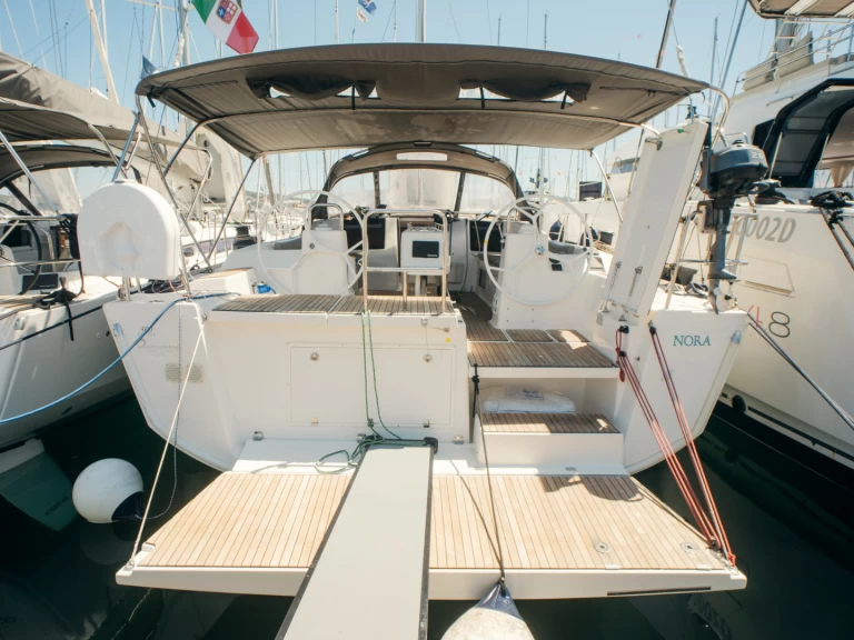 Wynajem Żaglowiec Dufour z patentem 