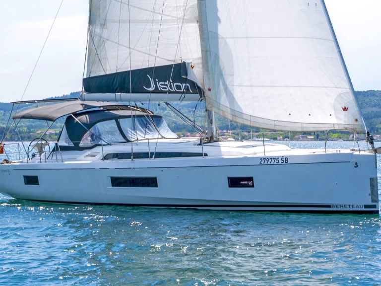 Wynajmij Bénéteau Oceanis 51.1 w Skradin