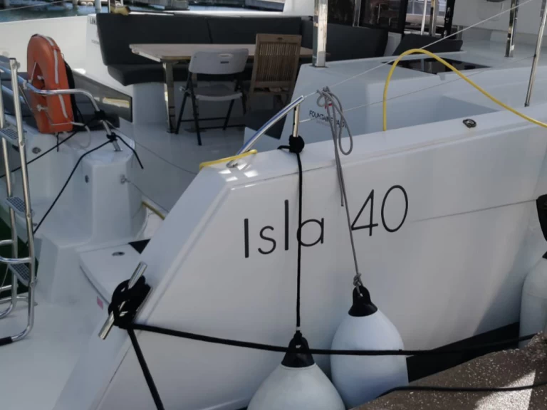 Wynajem Katamaran Fountaine Pajot z patentem 