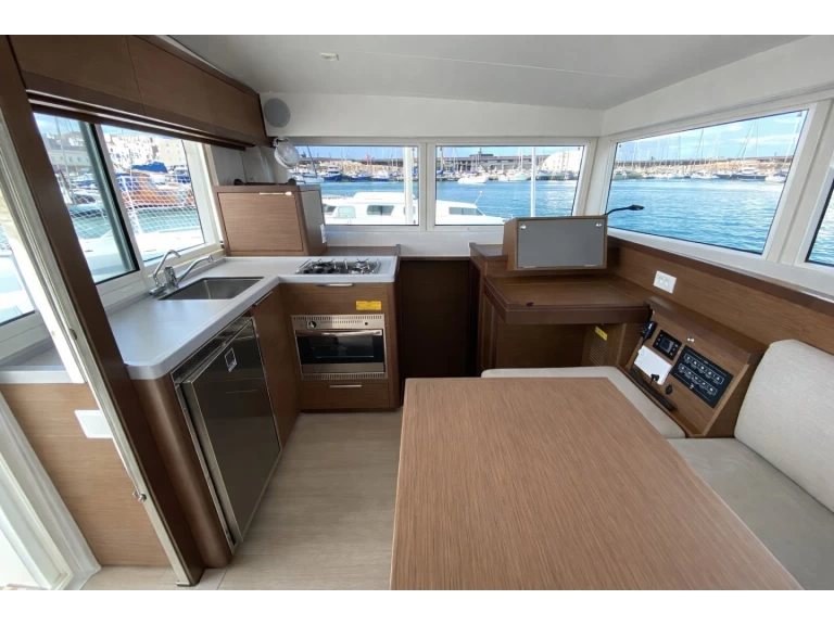 Wynajmij Lagoon Lagoon 40 w Nettuno