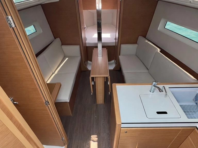 Żaglowiec do wynajmu w Nettuno w najlepszej cenie