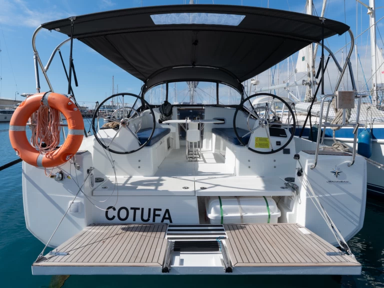 Wynajem Żaglowiec w San Miguel De Abona - Jeanneau Sun Odyssey 380