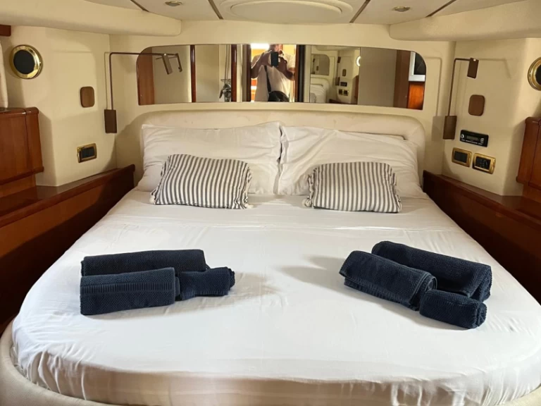 Wynajem Luksusowy jacht  z patentem 