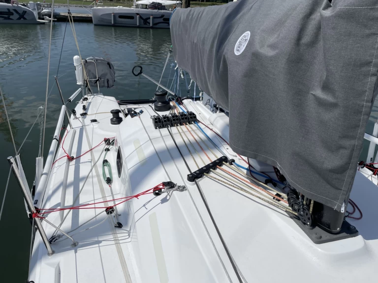 Żaglowiec do wynajmu w Lorient w najlepszej cenie