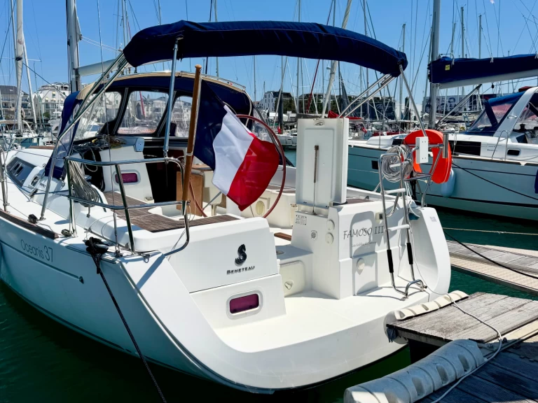 Wynajem łodzi Les Sables-d'Olonne tanio Oceanis 37