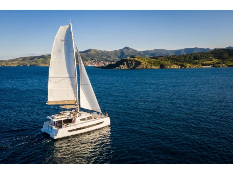 Wynajmij Bali Bali 4.8 (4 cab +1) w Lavrio