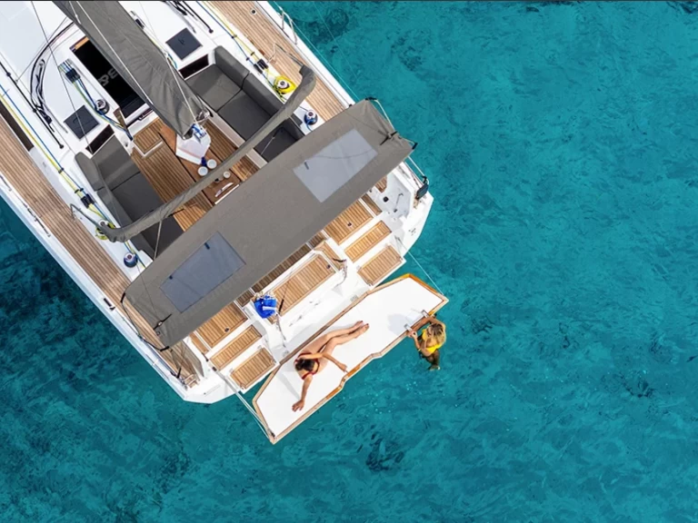 Wynajem łodzi Alimos tanio Dufour 44