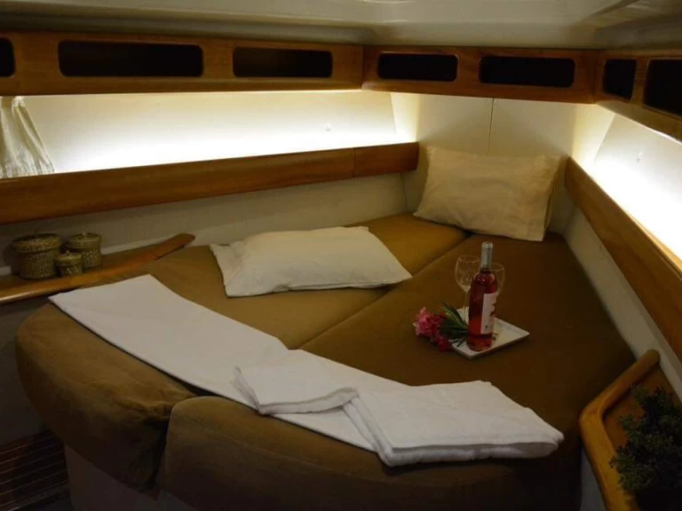 Wynajem Żaglowiec Bavaria z patentem 