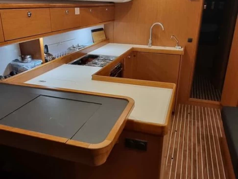 Bavaria Cruiser 51 między profesjonalistami a osobami prywatnymi w Mykonos (wyspa)