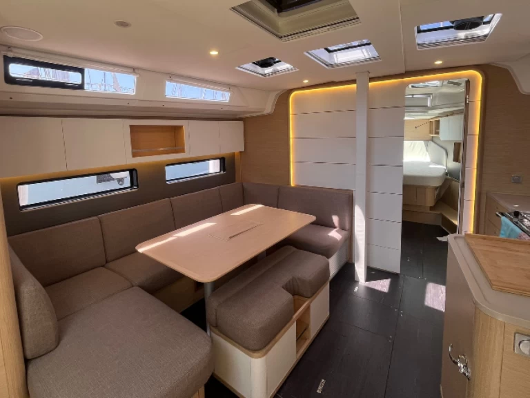 Wynajem Żaglowiec Dufour z patentem 