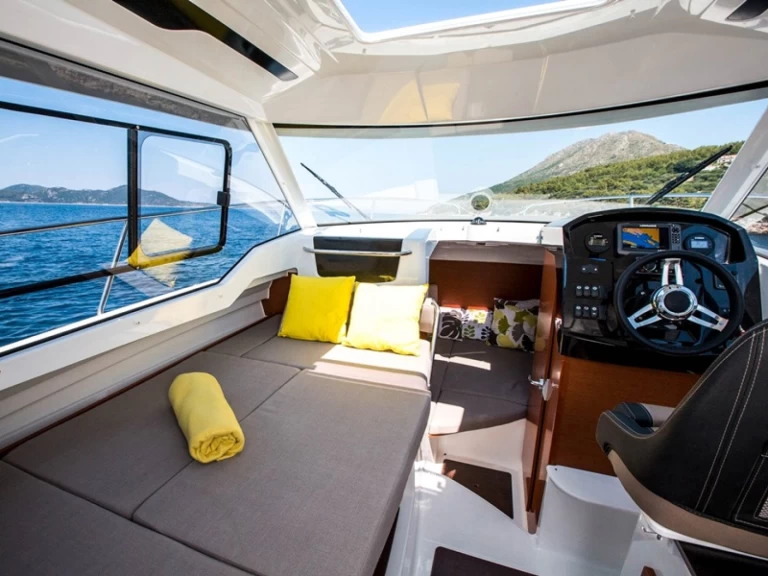 Wynajmij Motorówka z lub bez skippera Jeanneau w Trogir