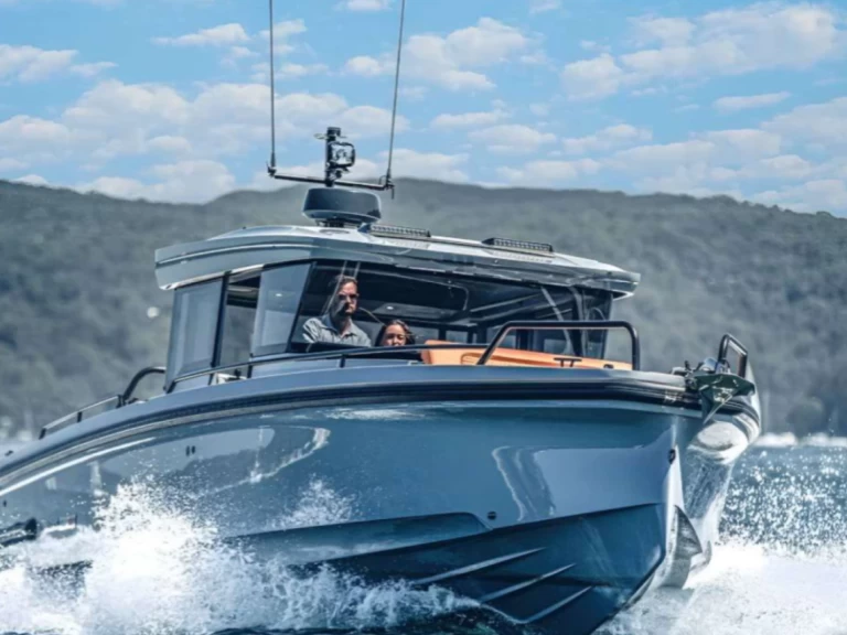 Axopar Axopar 37 XC Cross Cabin między profesjonalistami a osobami prywatnymi w Portofino