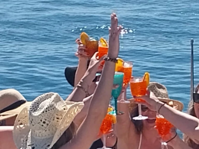 Wynajmij Luksusowy jacht z lub bez skippera Doqueve w Marbella