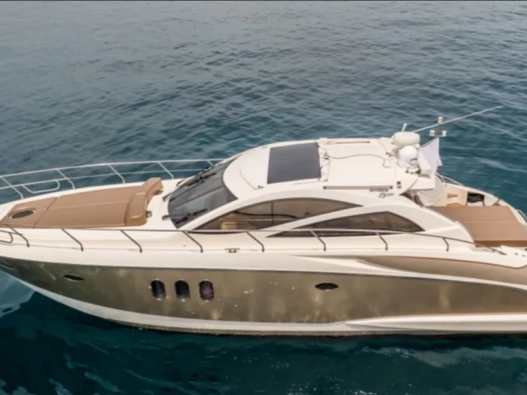 Wynajmij Astondoa Astondoa 53 HT w Portofino