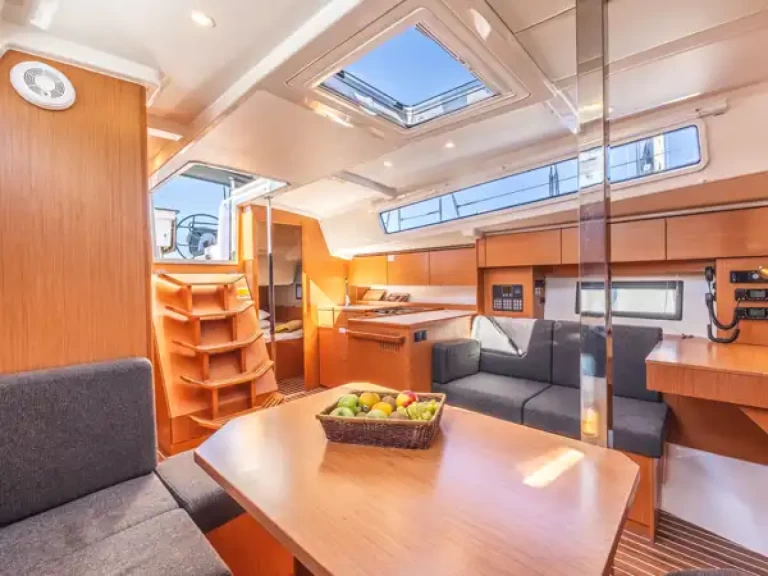 Wynajem w Nikiána- Bavaria Bavaria C38 na SamBoat