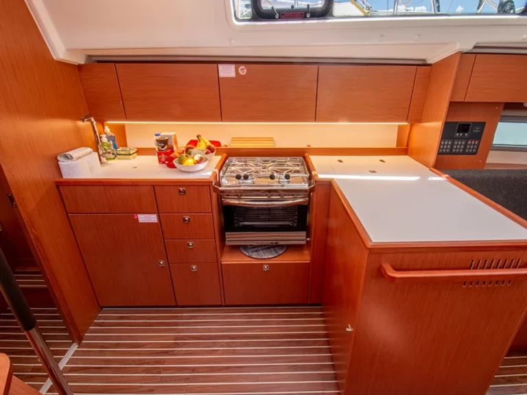 Wynajem łodzi Bavaria Bavaria C42 w Nikiána na SamBoat 