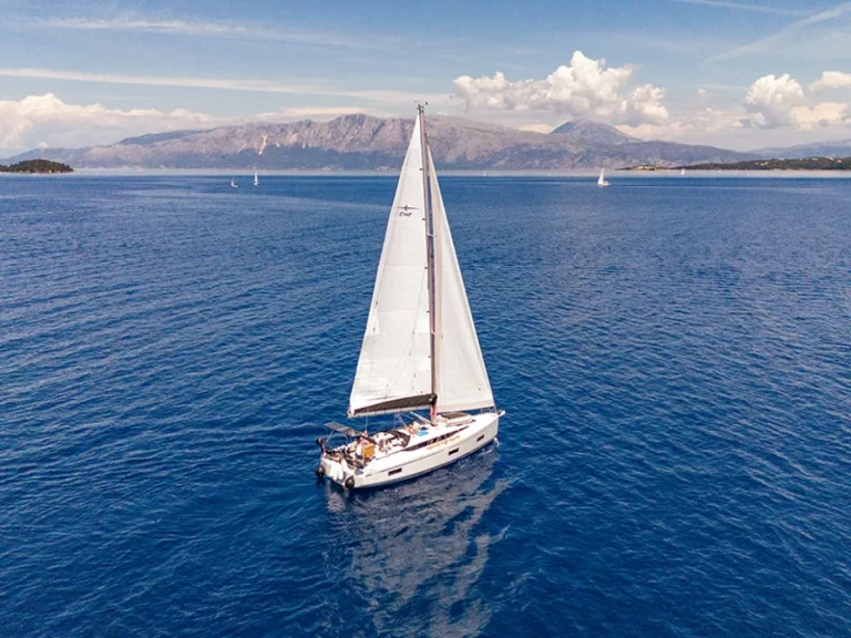 Wynajem w Nikiána- Bavaria Bavaria C42 na SamBoat