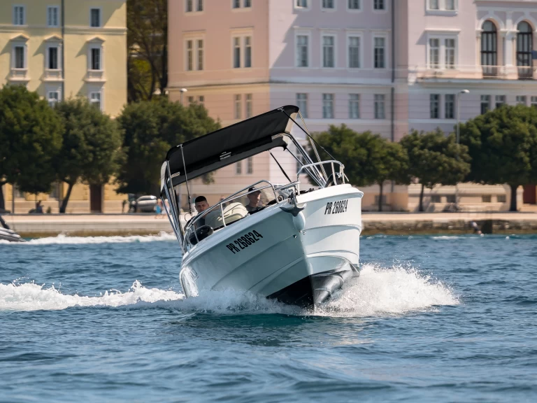 Wynajem łodzi Zadar tanio 730 HBS