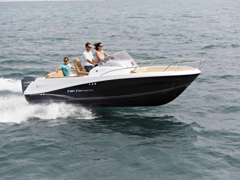 Wynajem Motorówka Jeanneau z patentem 