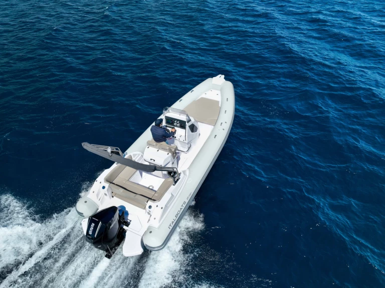 Italboats Predator 700 między profesjonalistami a osobami prywatnymi w Skiathos