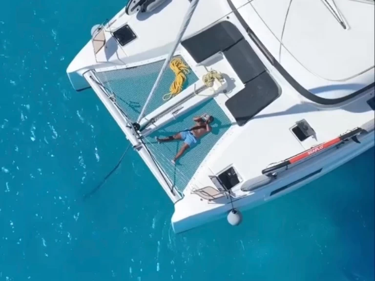 Katamaran do wynajmu w Parikia w najlepszej cenie