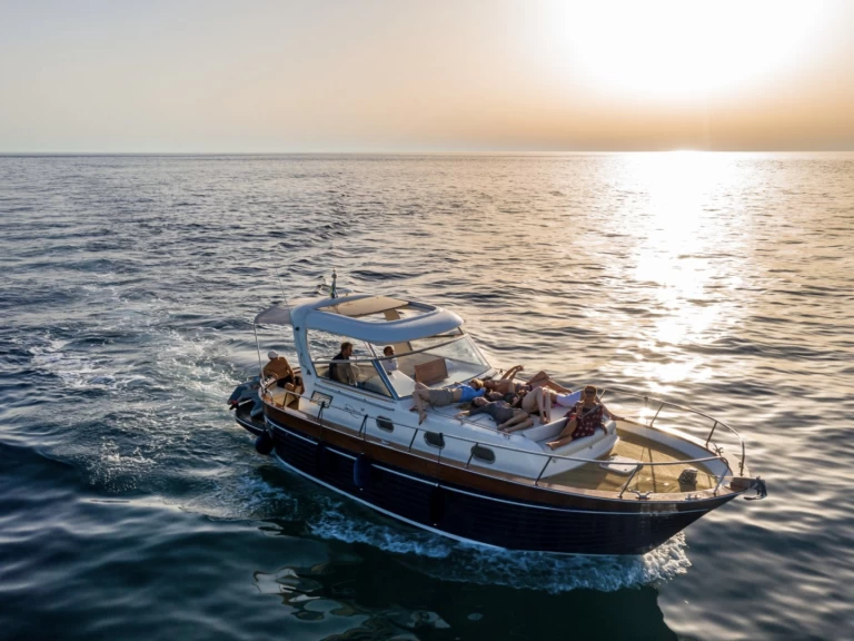 Motorówka do wynajmu w Sorrento w najlepszej cenie