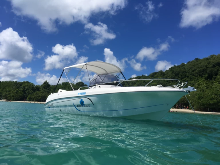 Wynajem w Le Marin- Pacific Craft Pacific Craft 670 Open na SamBoat