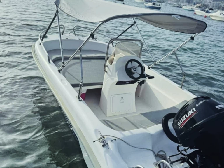 Motorówka do wynajmu w Sant Andreu de Llavaneres w najlepszej cenie