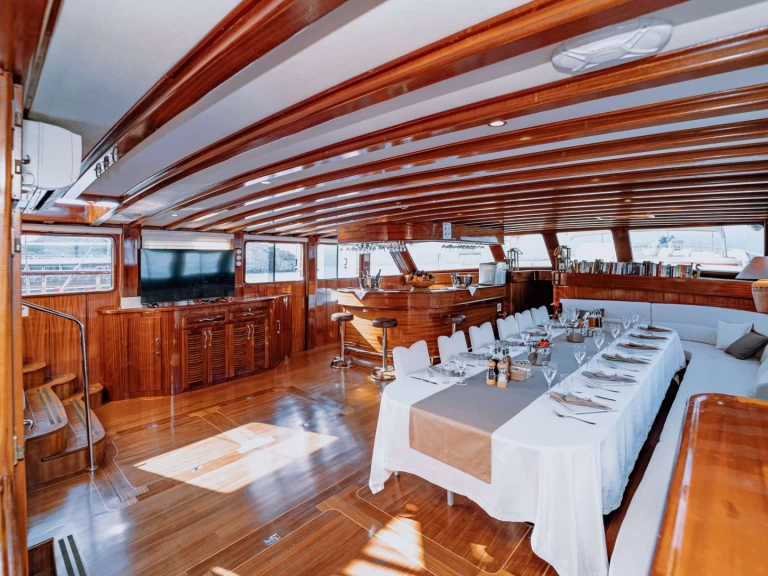 Wynajmij Luksusowy jacht z lub bez skippera Custom Gulet-Motor Sailor w Fethiye