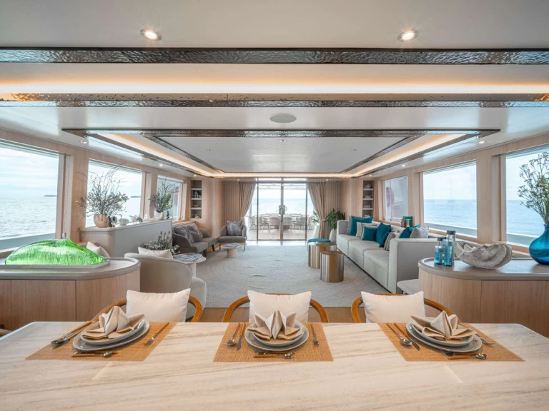 Westport Sea Bear między profesjonalistami a osobami prywatnymi w Phuket (City)