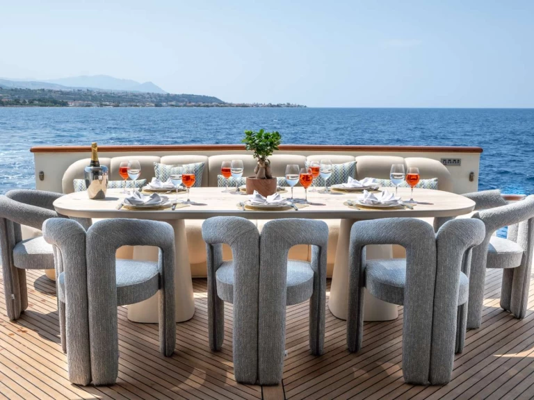 Wynajem Luksusowy jacht Baglietto z patentem 