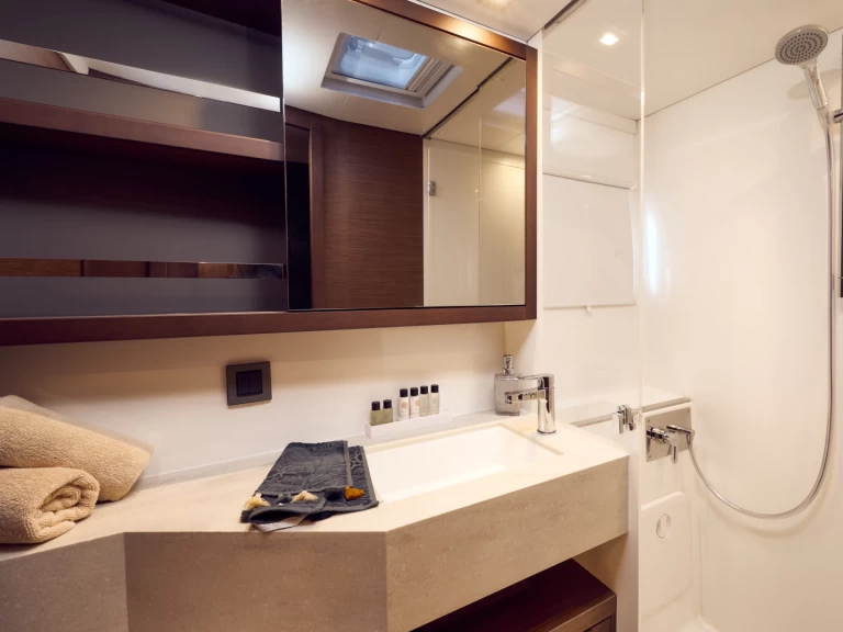 Katamaran do wynajmu w Trogir w najlepszej cenie