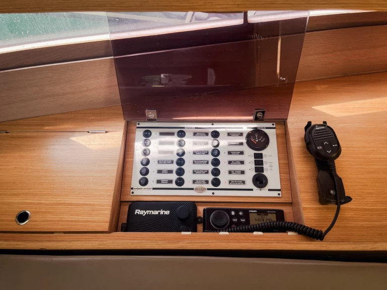 Wynajmij Dufour Dufour 412 Grand Large w Olbia