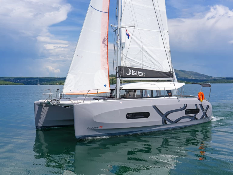 Wynajmij Katamaran z lub bez skippera Excess w Skradin