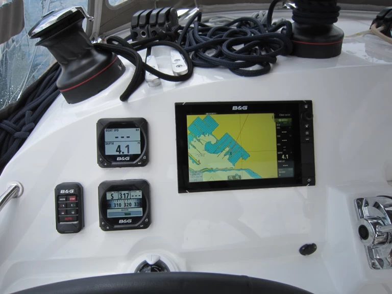 Wynajmij Katamaran z lub bez skippera Lagoon w Lavrio