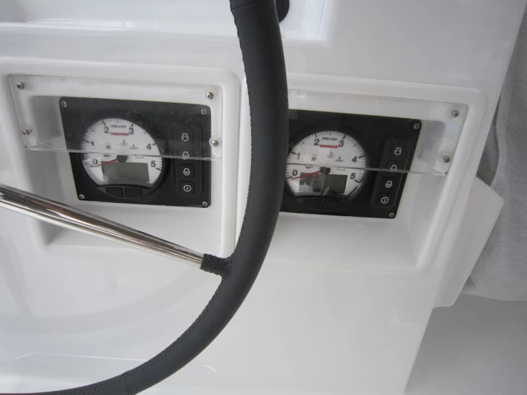 Wynajem Katamaran Lagoon z patentem 