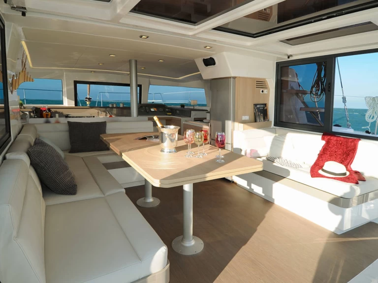 Wynajem Katamaran Bali z patentem 