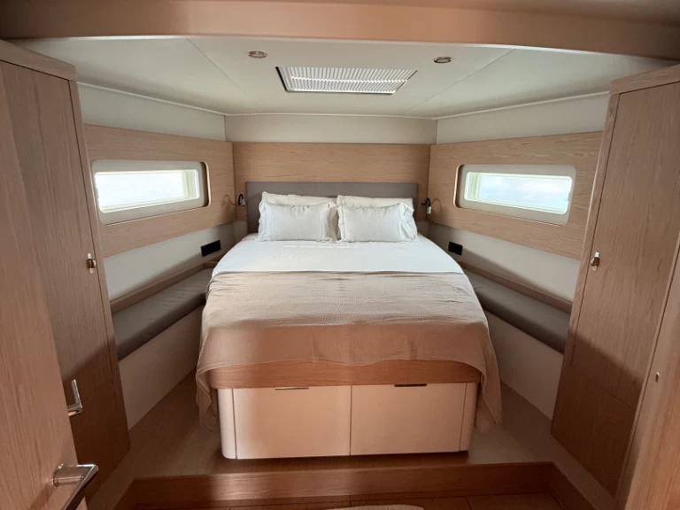 Wynajmij Bénéteau First 53 w Cugnana Verde