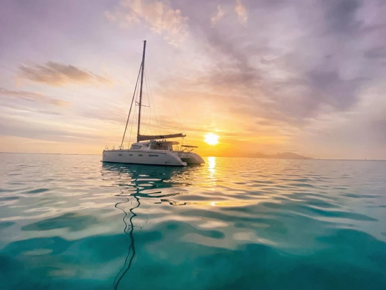 Wynajem łodzi Ateny tanio Lagoon 42