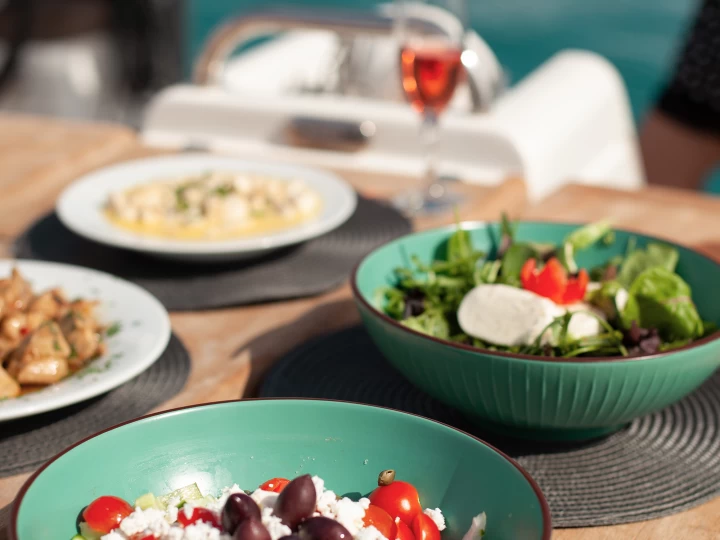 Wynajmij Lagoon Lagoon 42 w Ateny