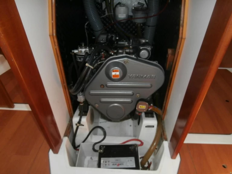 Wynajem Żaglowiec Bénéteau z patentem 