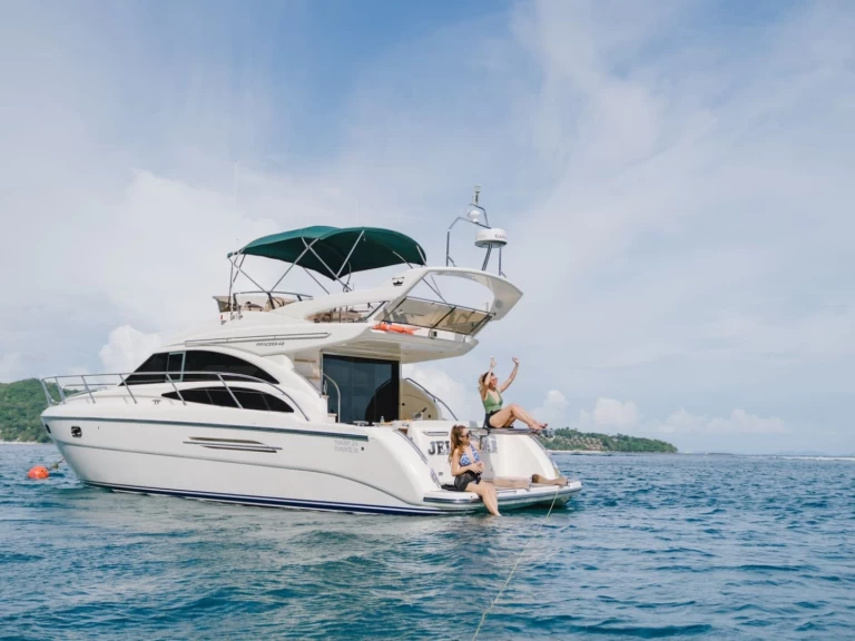 Wynajem Motorówka Princess z patentem 