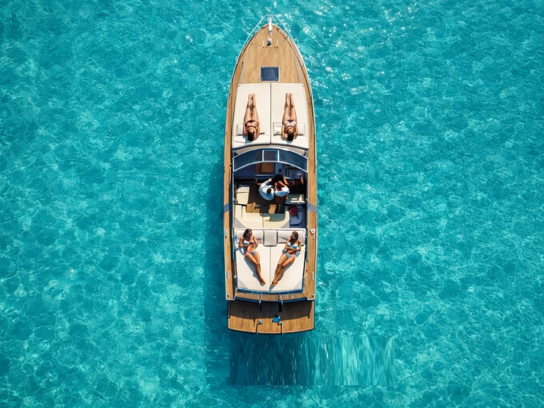 Wynajem Motorówka w Sorrento - Itama Itama 38