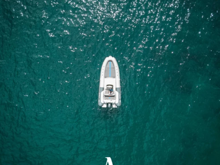 Doviboat SUNRISE 62 między profesjonalistami a osobami prywatnymi w Bacoli