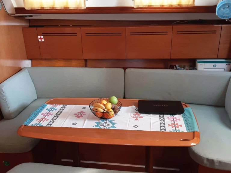 Wynajmij Bénéteau Cyclades 43.4 w Salamína