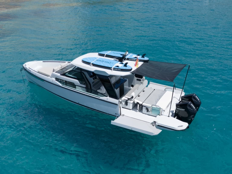 Wynajem Motorówka Saxdor z patentem 