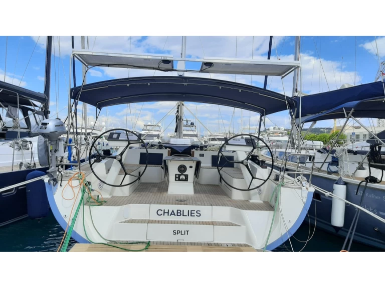 Żaglowiec do wynajmu w Trogir w najlepszej cenie