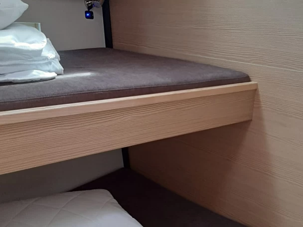 D&D Yacht D&D Kufner 54.2 między profesjonalistami a osobami prywatnymi w Trogir